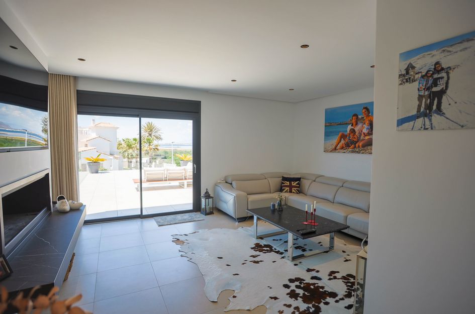 Villa in Santiago de la Ribera