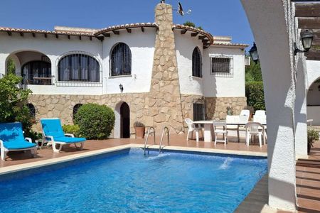 Villa in Media Luna