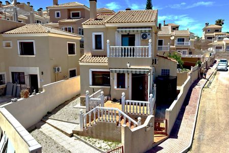 Villa in Res. Las Filipinas
