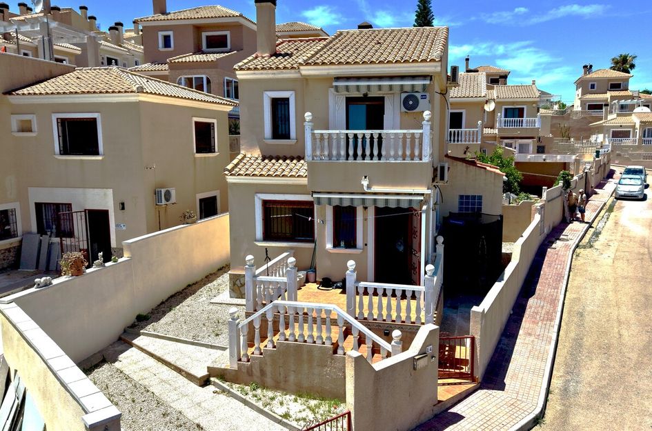 Villa in Res. Las Filipinas