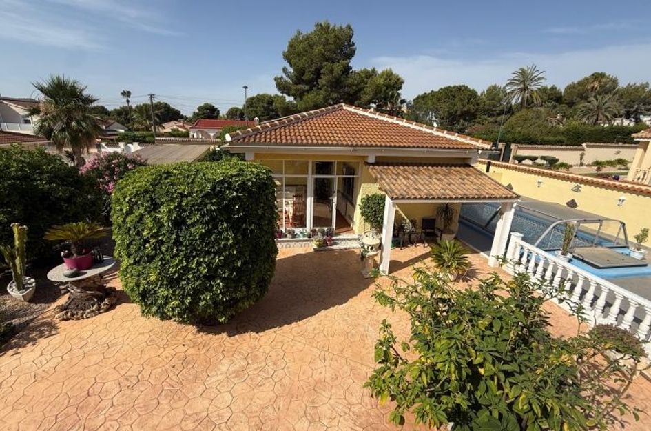 Villa in Pilar de la Horadada