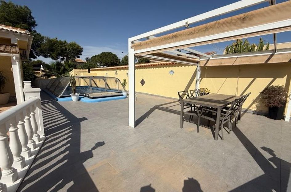 Villa in Pilar de la Horadada