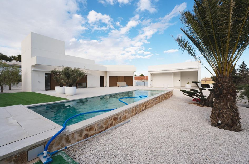 Villa in Benejúzar