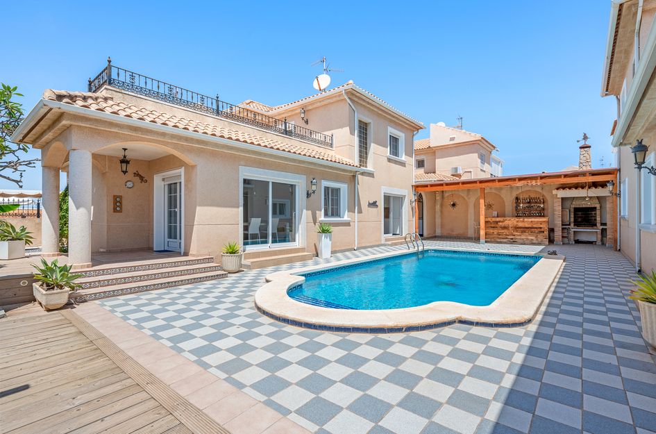 Villa in Torre de la Horadada