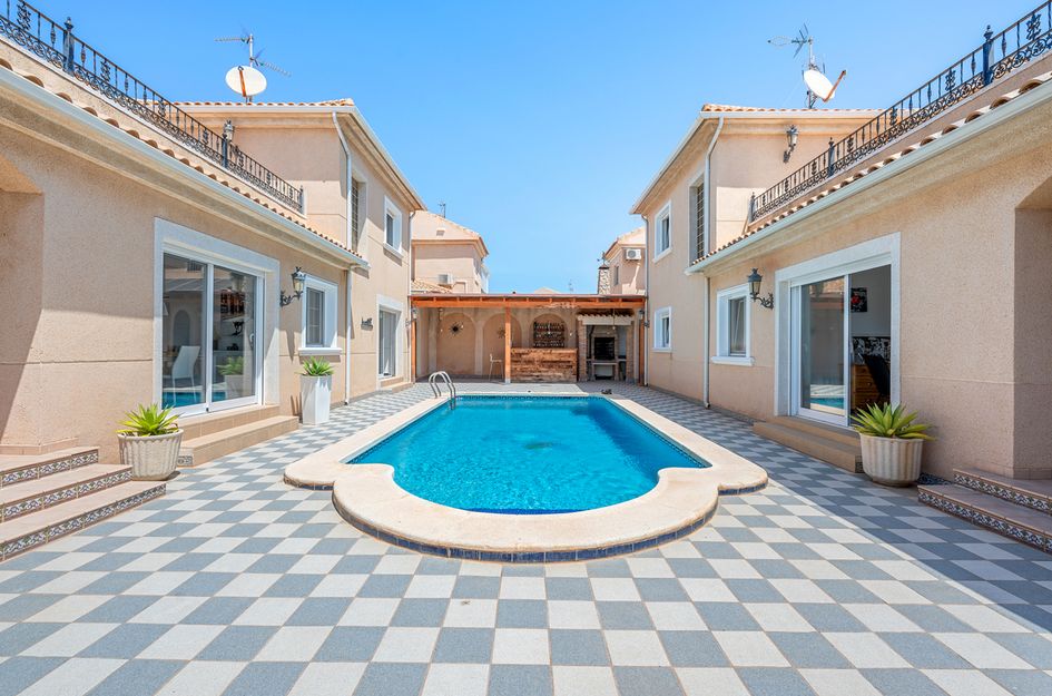 Villa in Torre de la Horadada