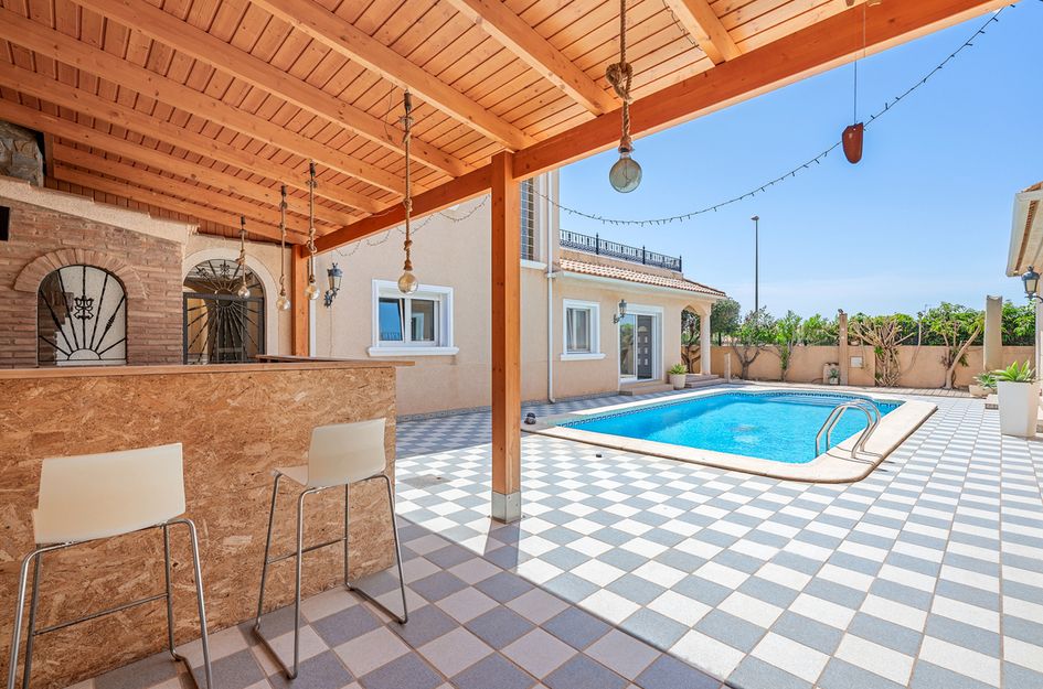 Villa in Torre de la Horadada