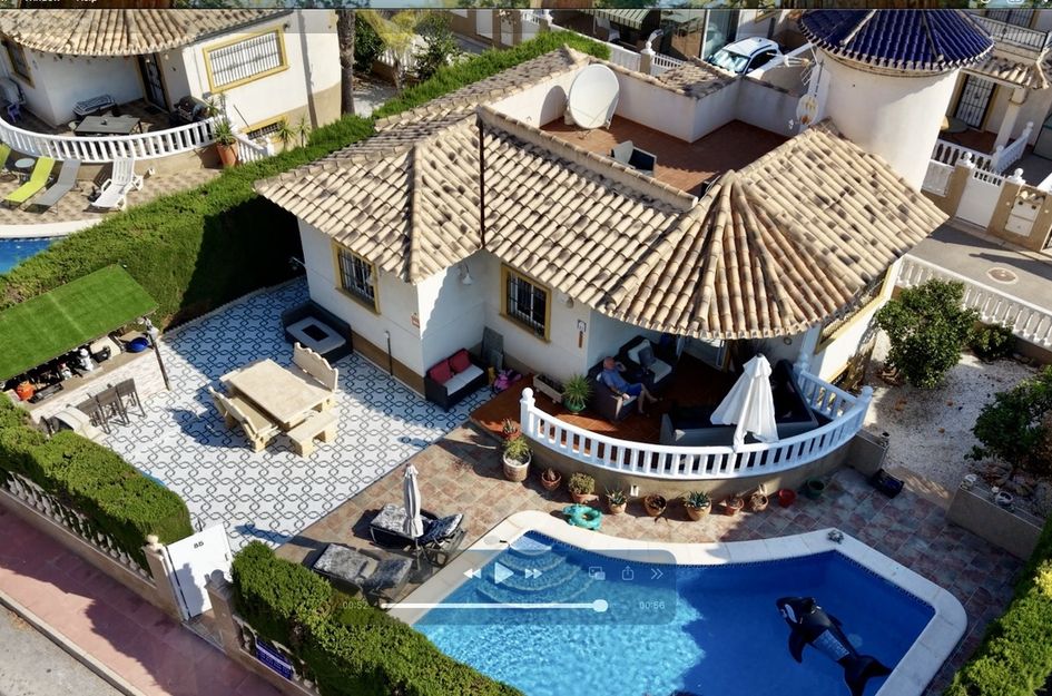Villa in Res. Las Filipinas