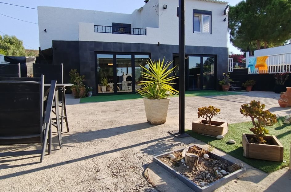 Villa in Cañadas de San Pedro