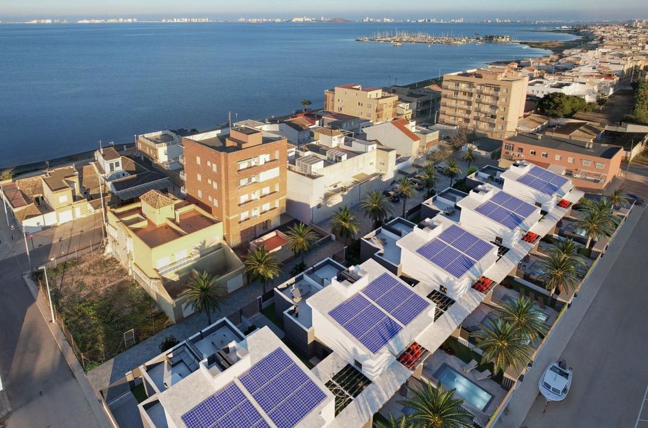 Halfvrijstaand in Los Nietos