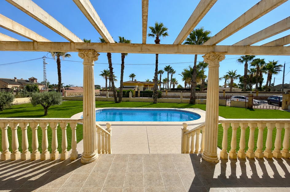 Villa in Almajal