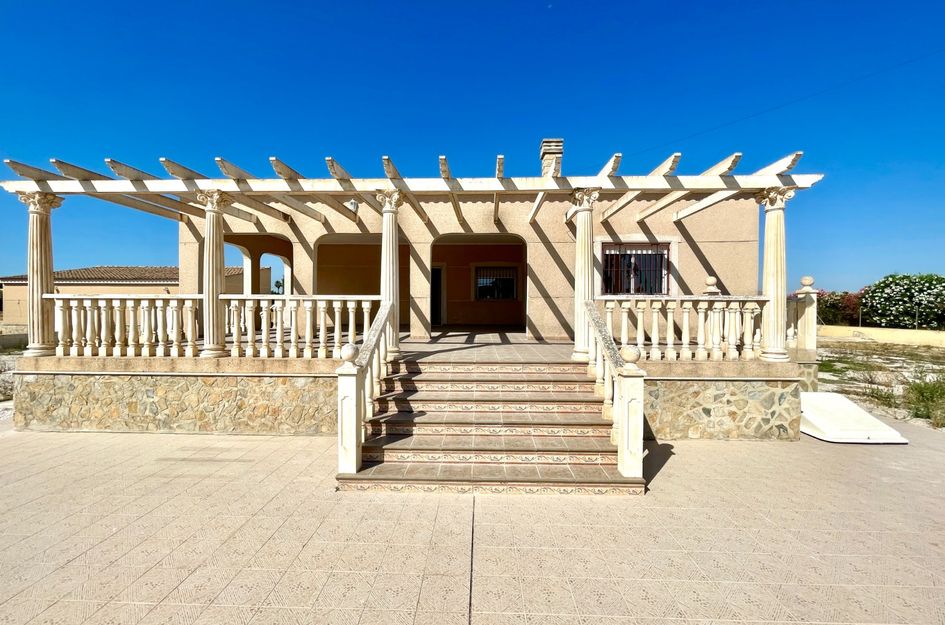 Villa in Almajal