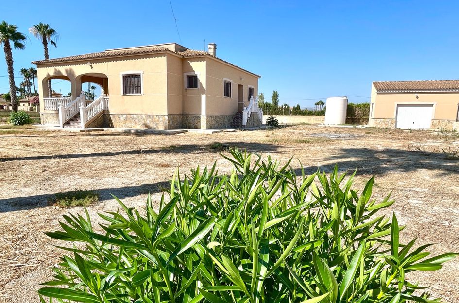 Villa in Almajal