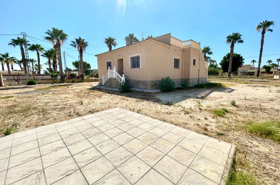 Villa in Almajal