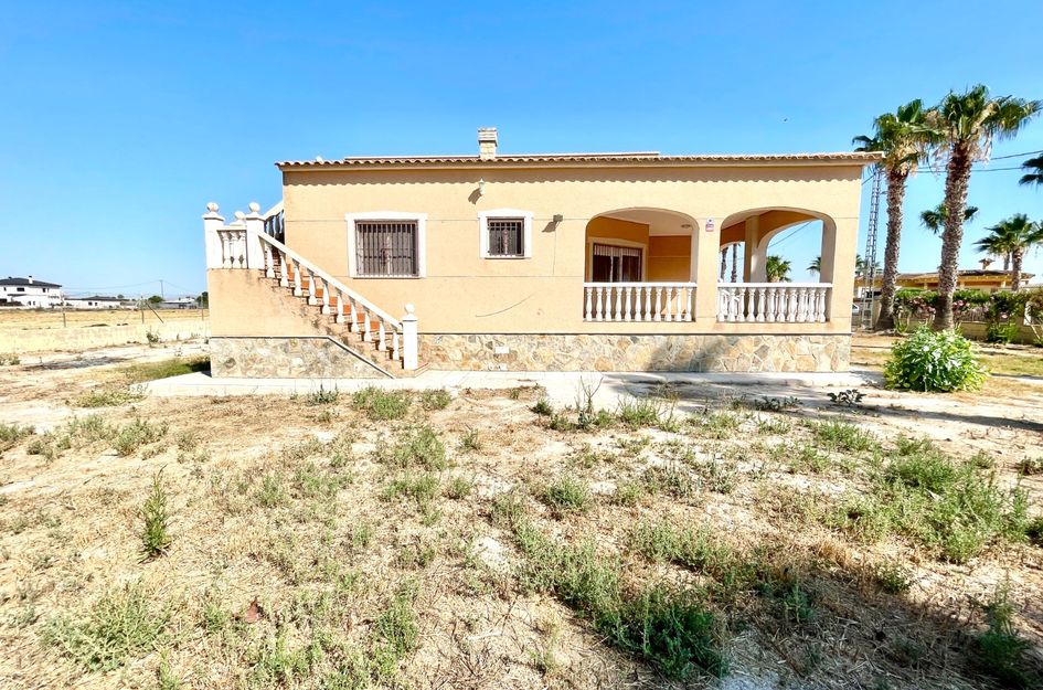 Villa in Almajal