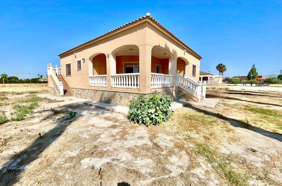Villa in Almajal