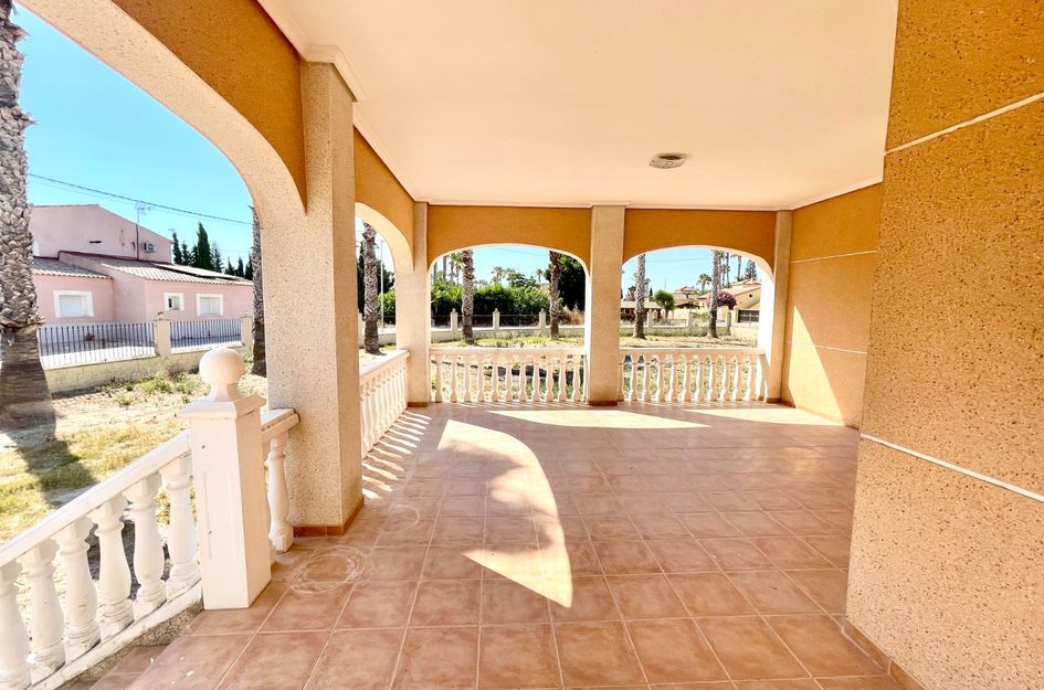 Villa in Almajal