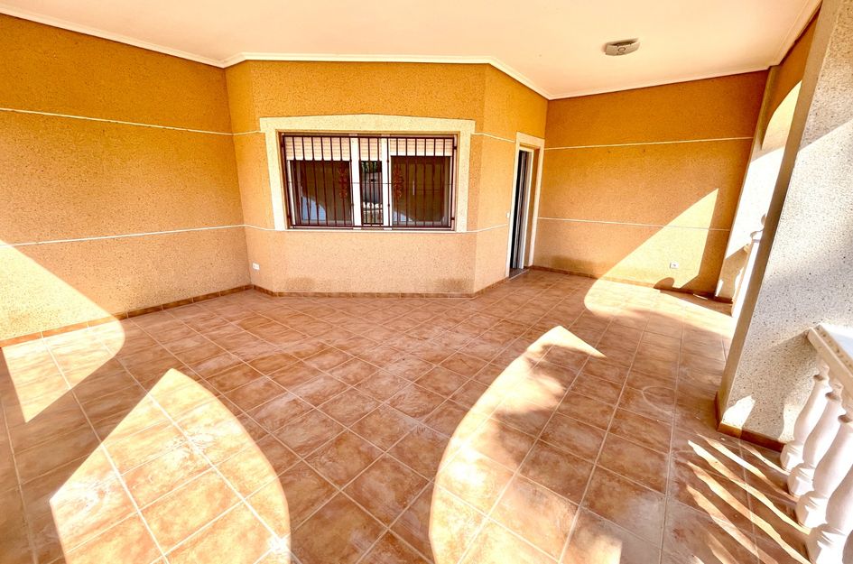 Villa in Almajal