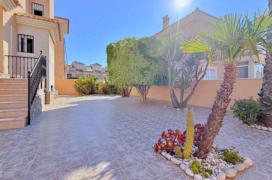 Villa in Orihuela