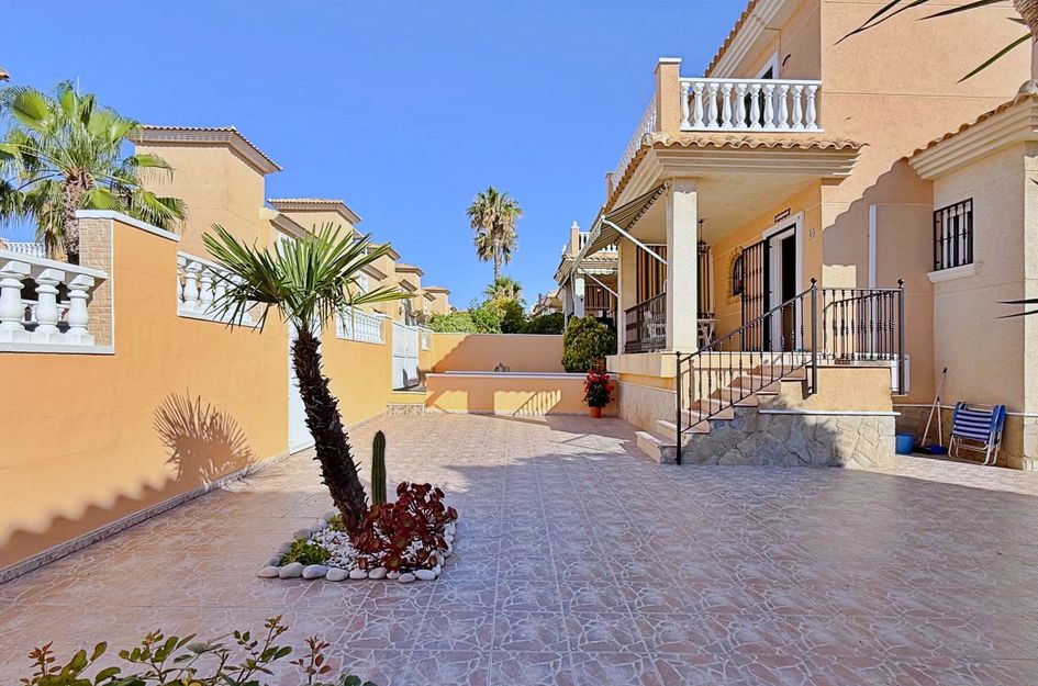 Villa in Orihuela