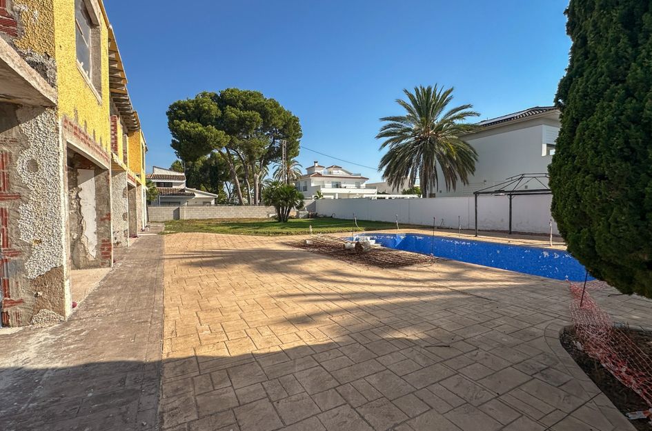 Villa in Cabo Roig