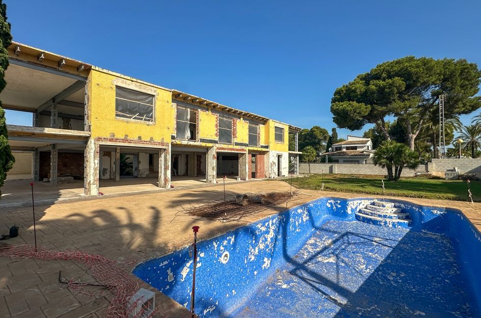 Villa in Cabo Roig