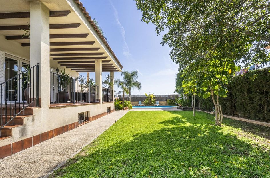 Villa in Alquerías