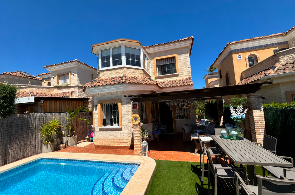 Villa in Quesada
