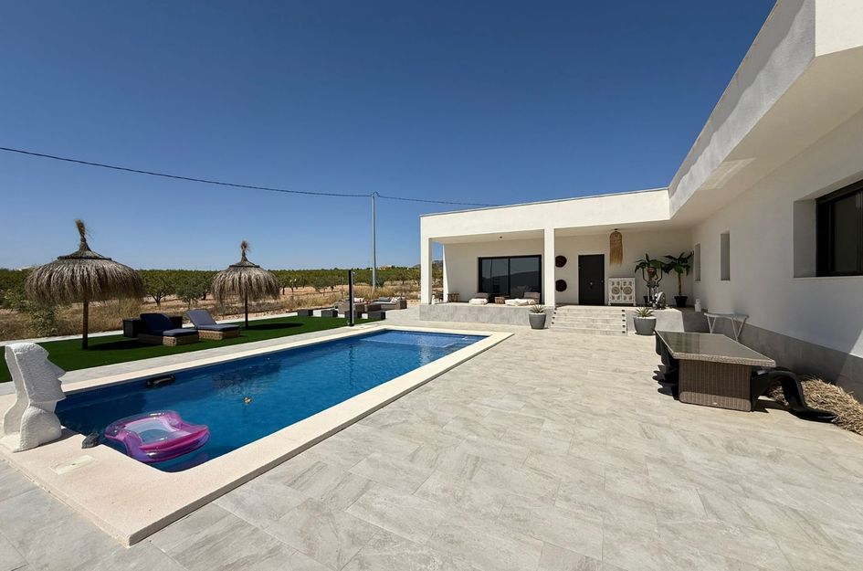 Villa in El Pinós
