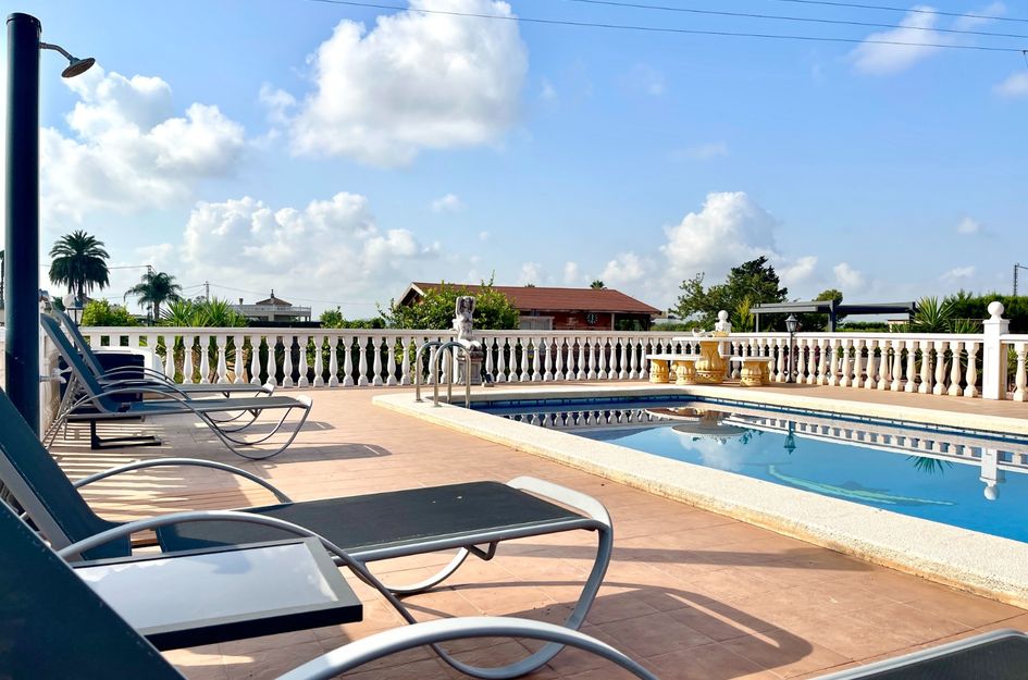 Villa in Almajal