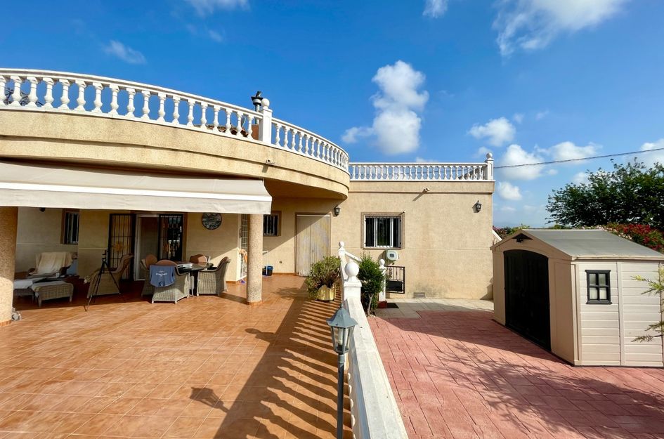 Villa in Almajal