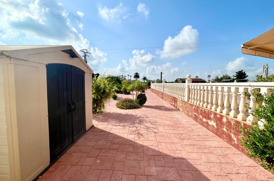 Villa in Almajal
