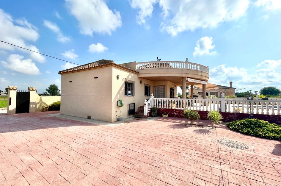 Villa in Almajal