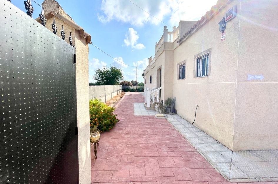 Villa in Almajal
