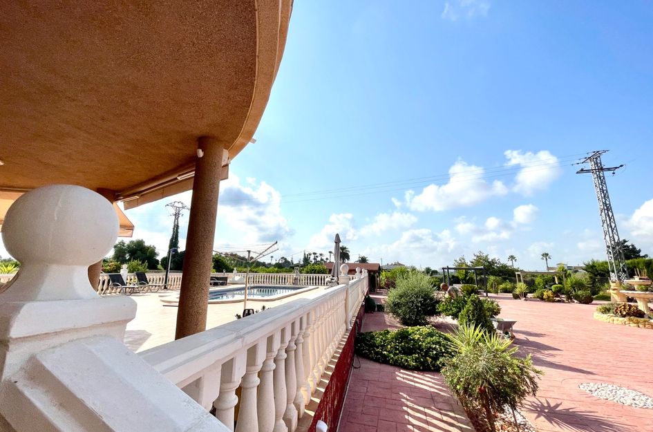 Villa in Almajal