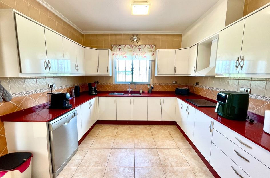 Villa in Almajal