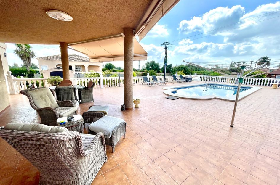 Villa in Almajal
