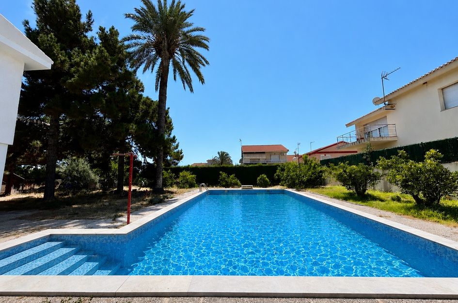 Villa in Santiago de la Ribera