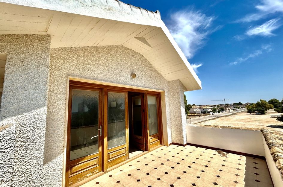 Villa in Santiago de la Ribera