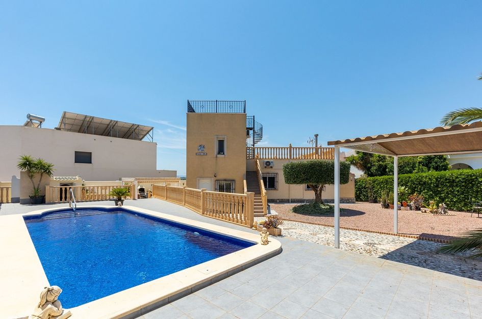 Villa in Quesada