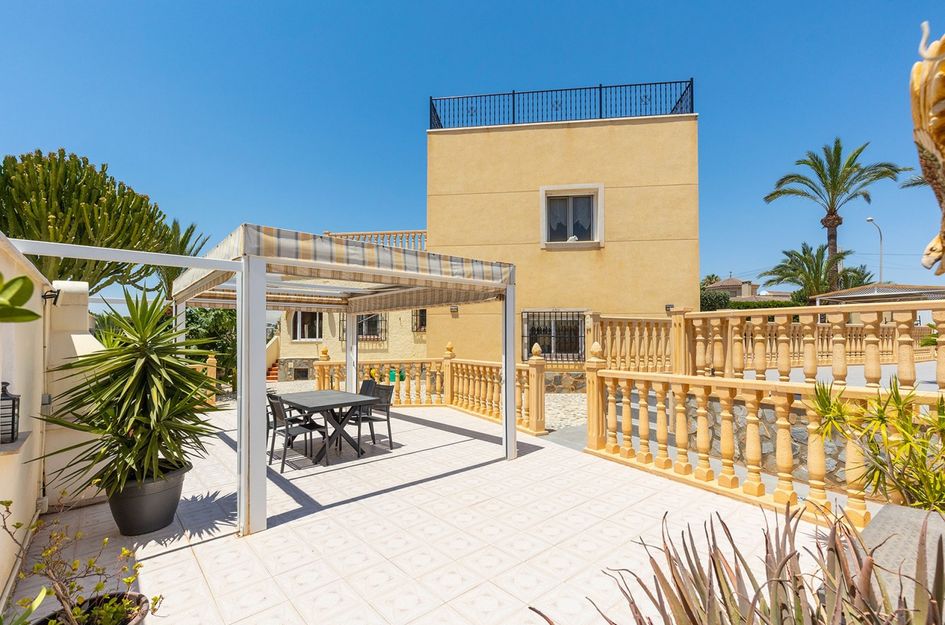 Villa in Quesada