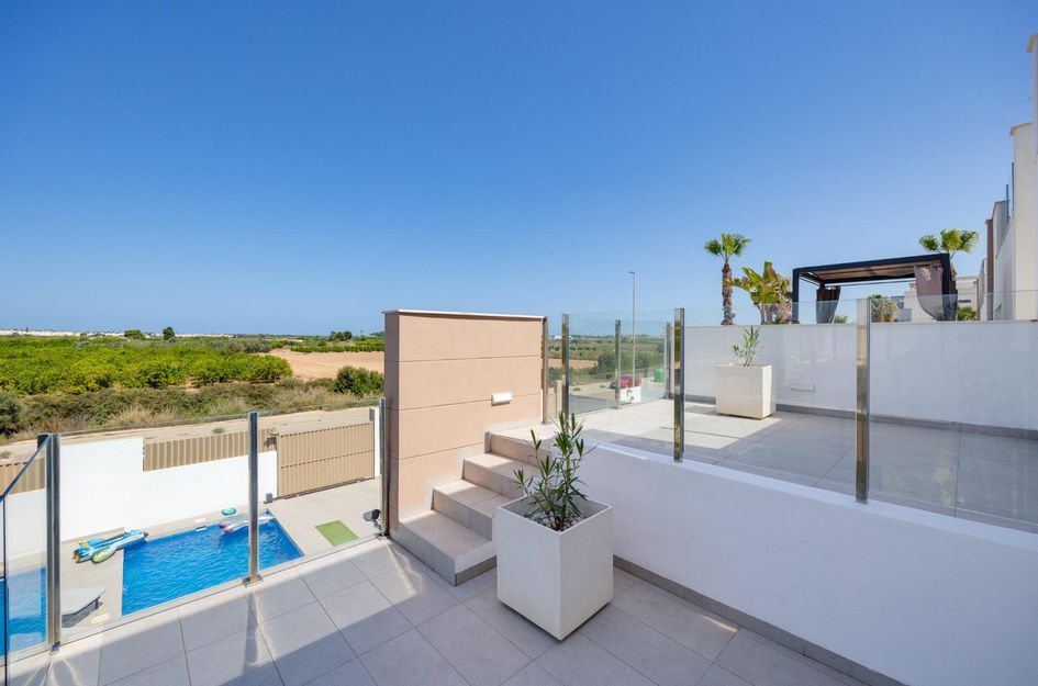 Villa in El Raso