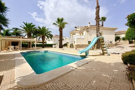 Villa in Quesada