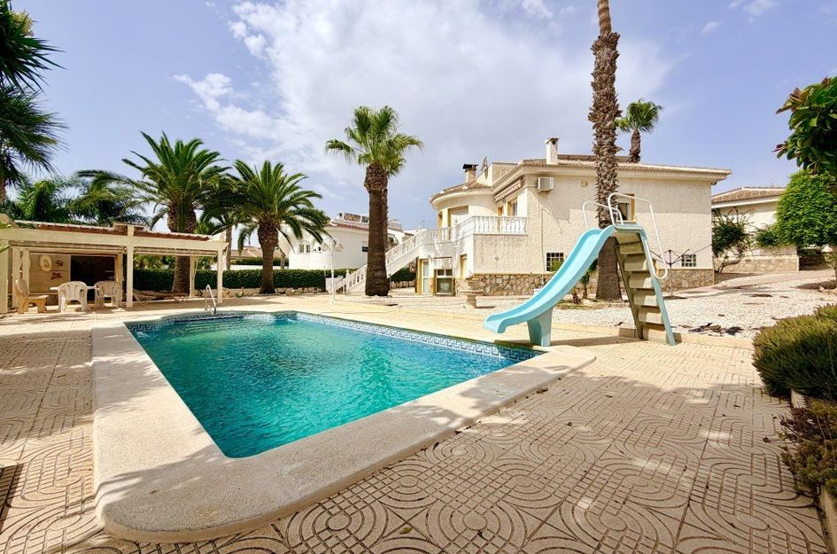 Villa in Quesada
