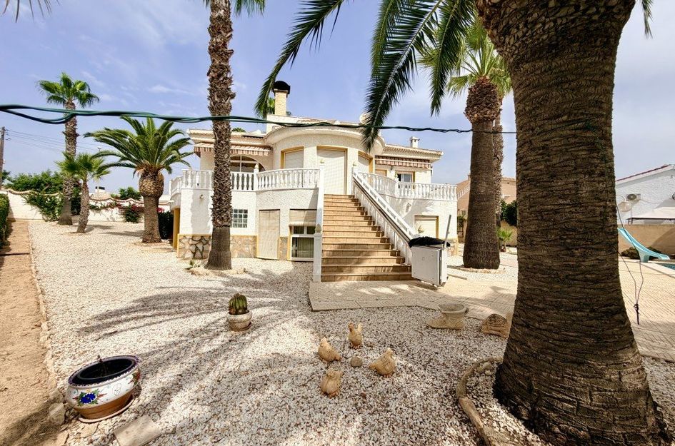 Villa in Quesada