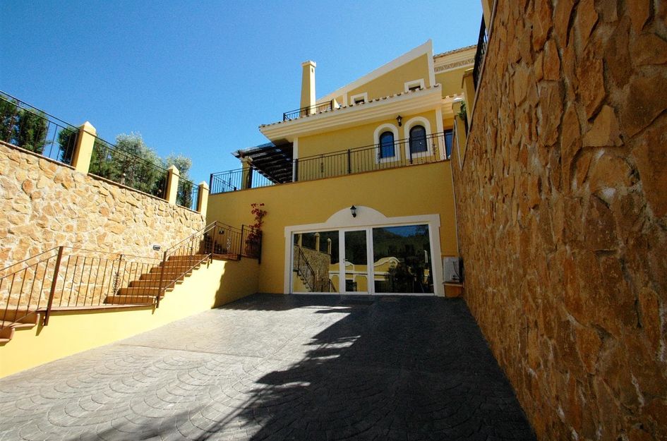 Villa in Atamaría