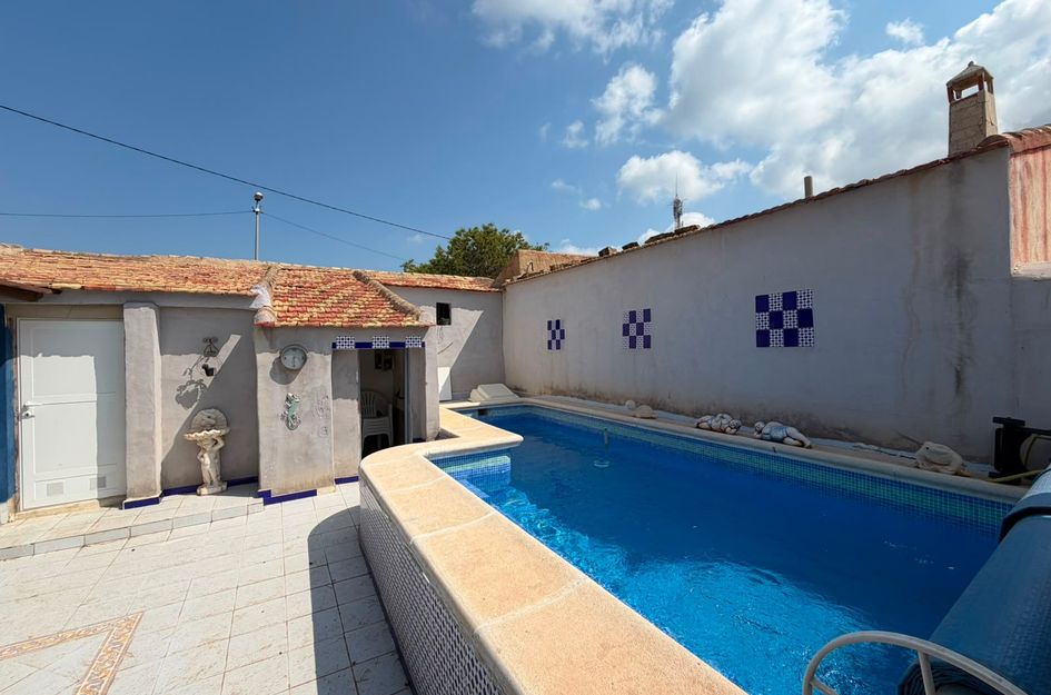 Villa in Desemparats
