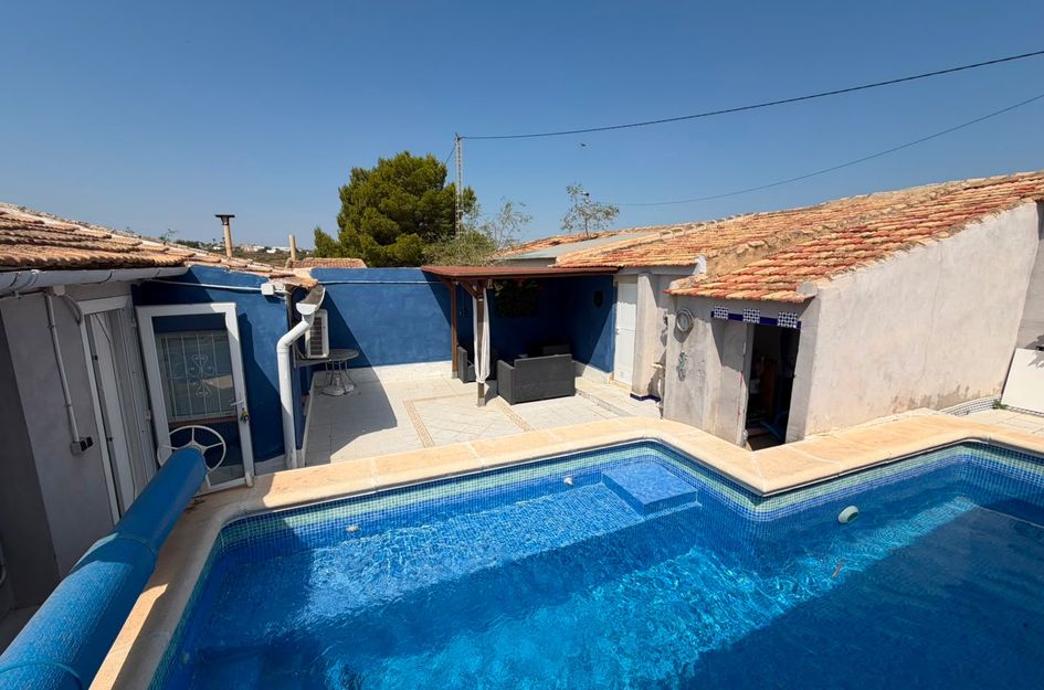 Villa in Desemparats
