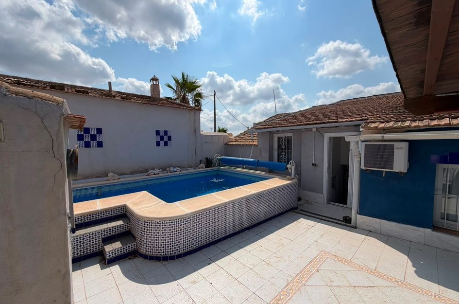 Villa in Desemparats
