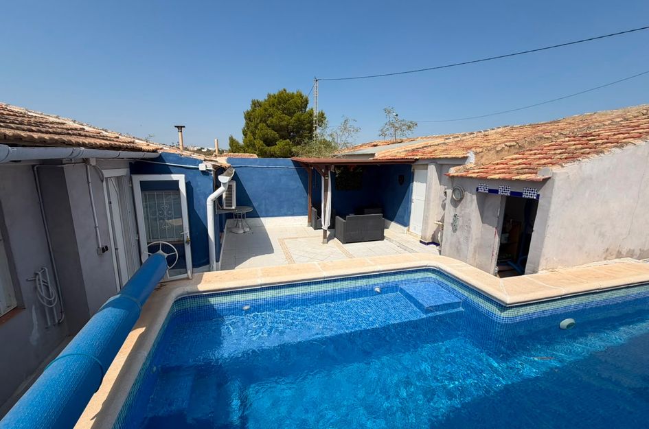 Villa in Desemparats