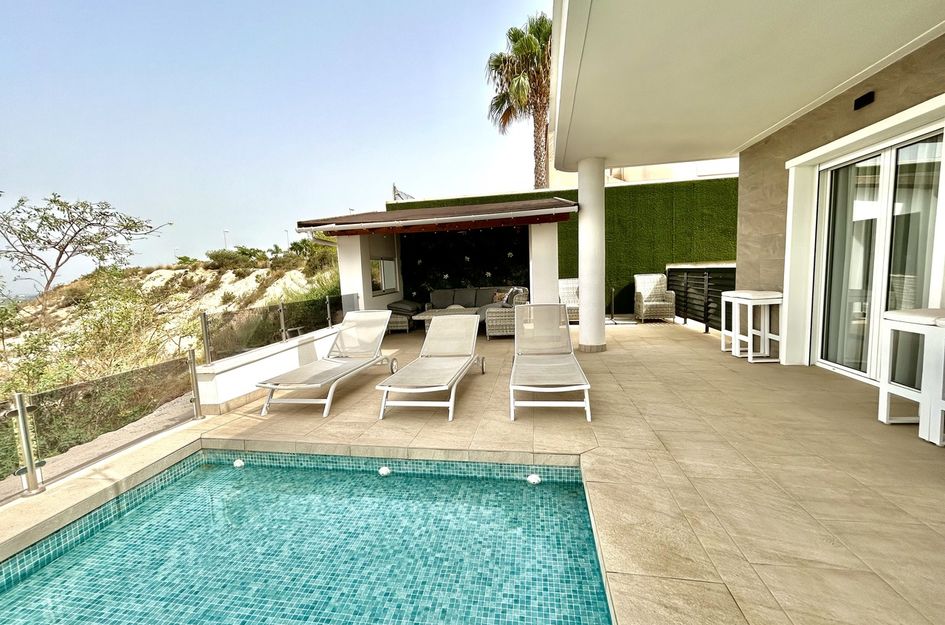 Villa in Quesada